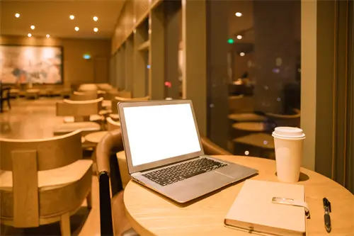 王朔大学老师简介